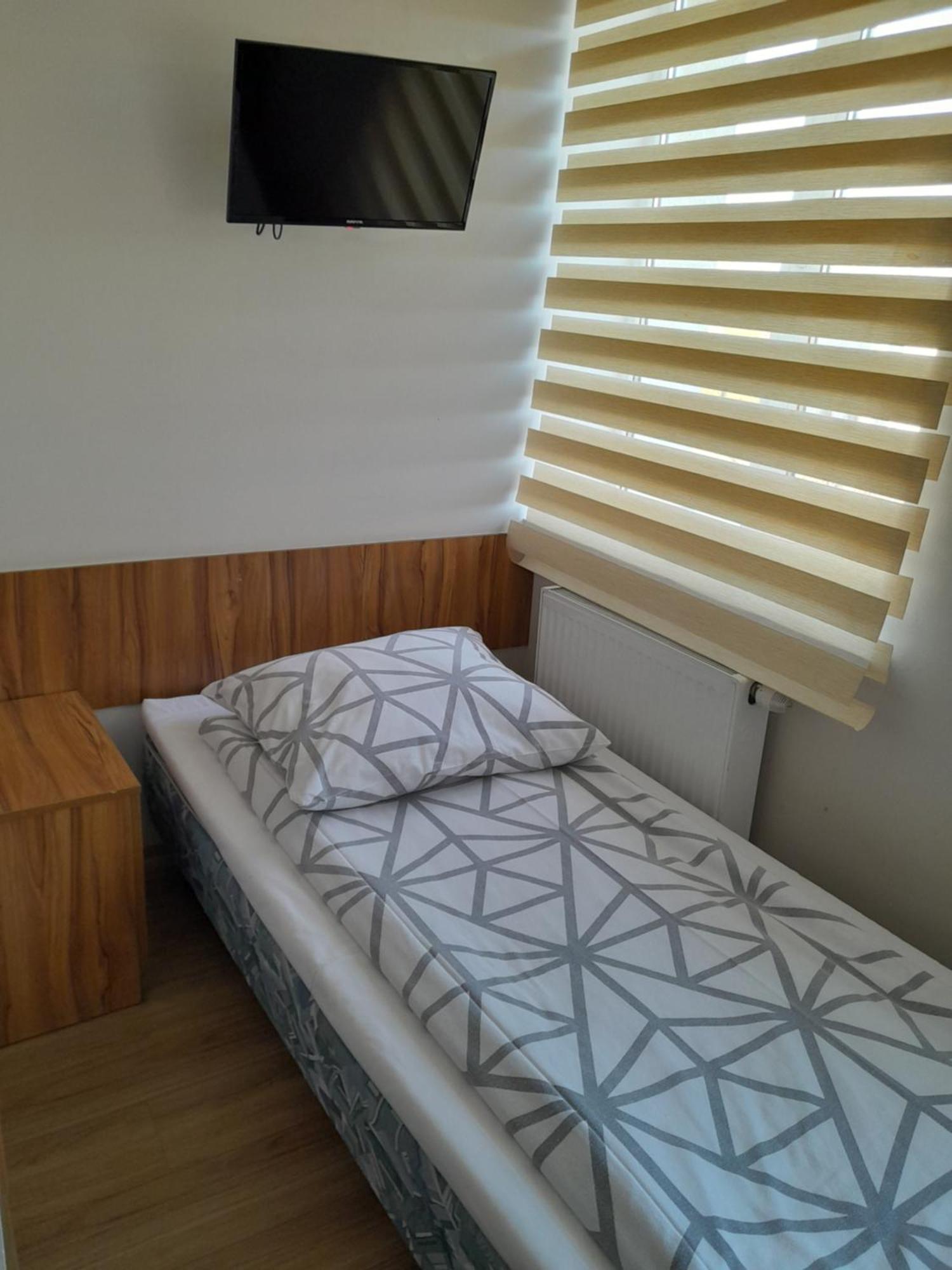 Hostel Polon بوتوسك المظهر الخارجي الصورة