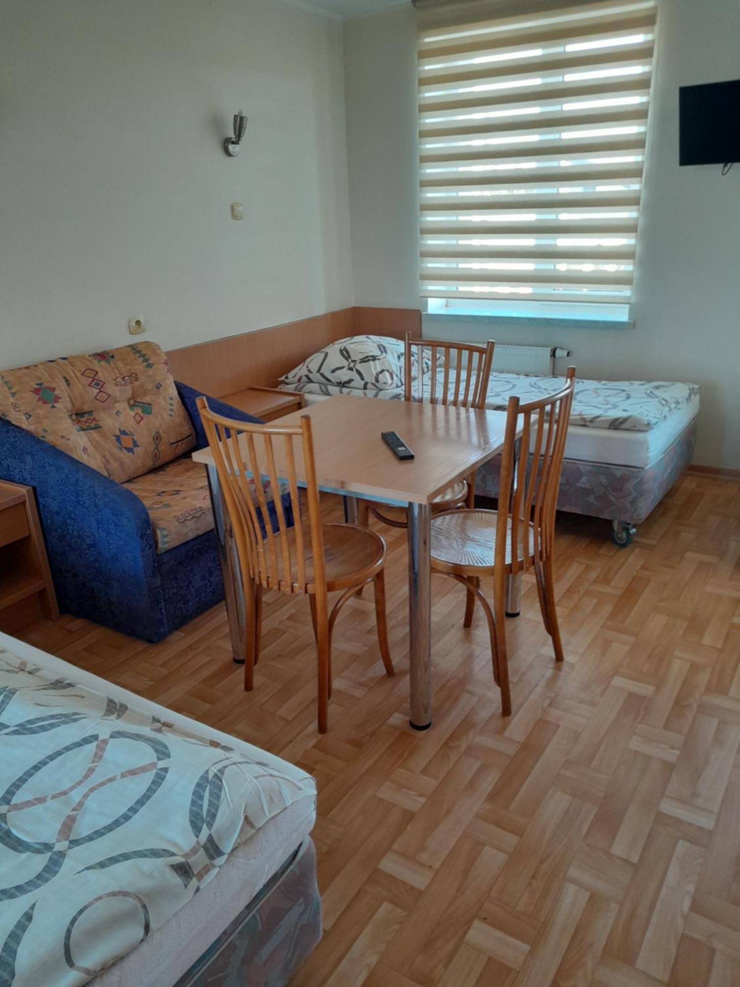 Hostel Polon بوتوسك المظهر الخارجي الصورة